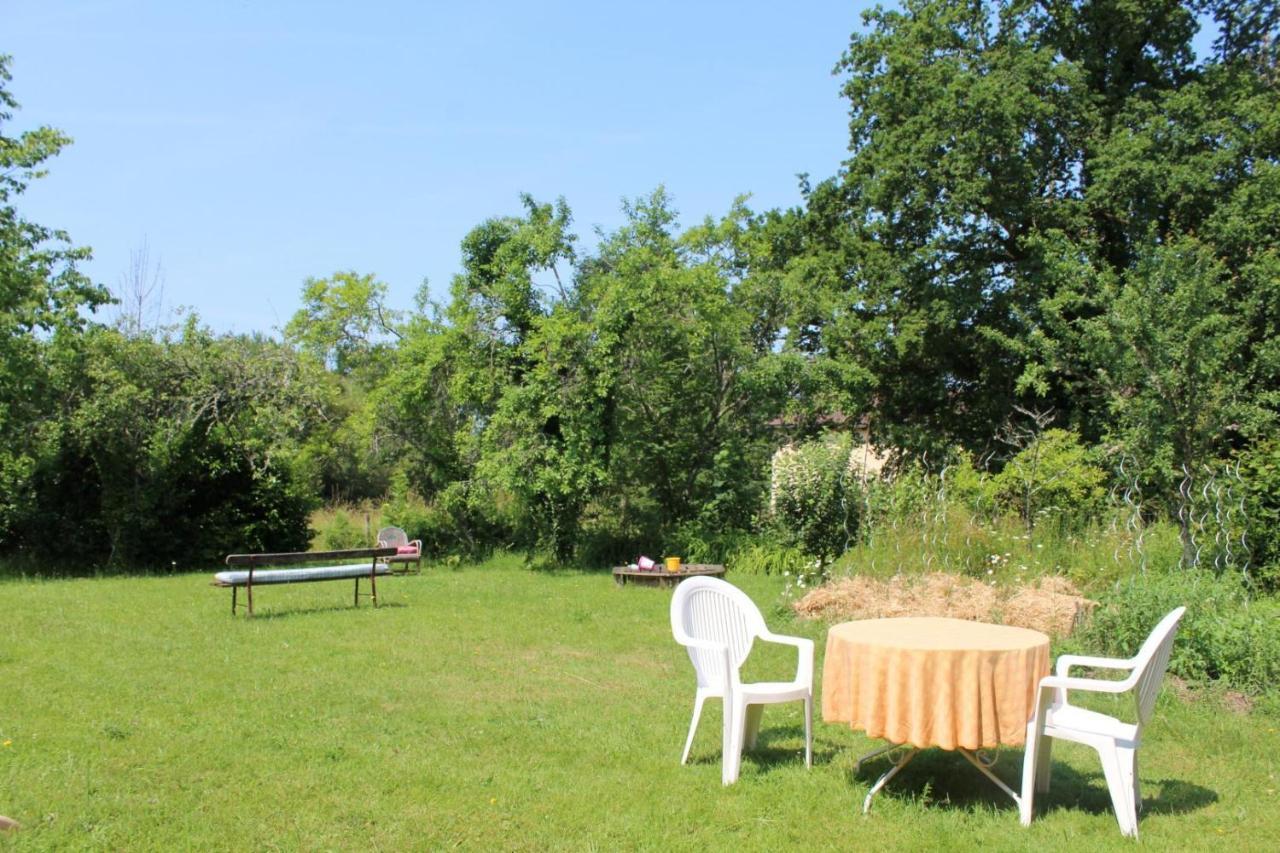 Les Vieux Fourneaux Bed and Breakfast Nantiat Εξωτερικό φωτογραφία